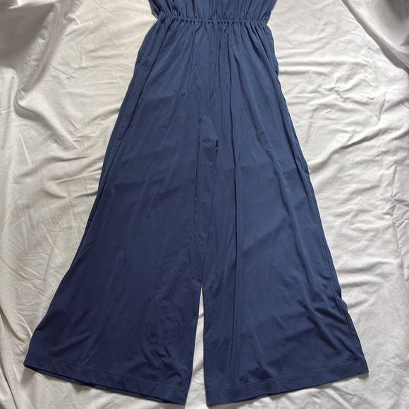 Banana Republic Blue Sleeveless Jumpsuit. Size 6 - Picture 9 of 9